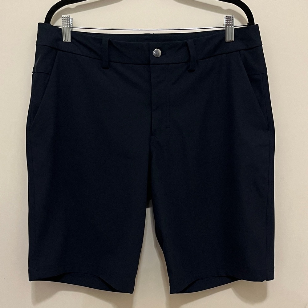 Lululemon The Works Short 11" Warpstreme
Classic Navy Size 34